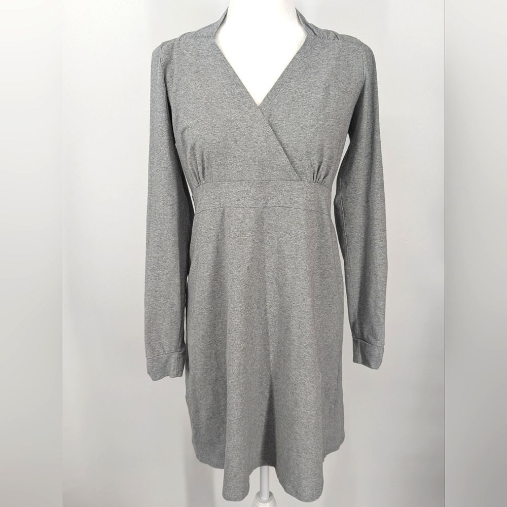 Athleta Gray Long Sleeve Knee Length V-Neck Athleisure Activewear Dress Large